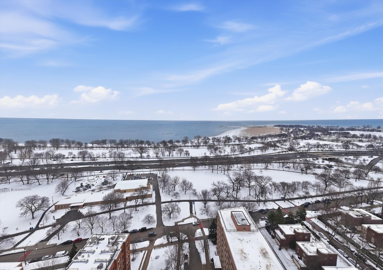 939 West Ainslie Street, Unit 2E Chicago, IL 60640 - Photo 45 of 47 a view of a city