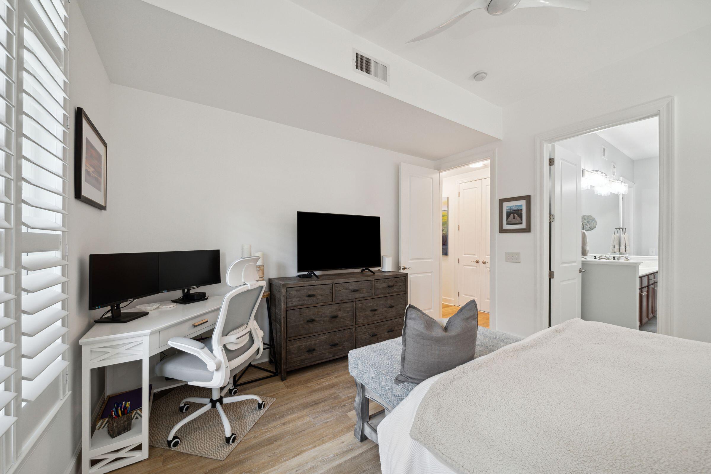 145 Pier View Street, Unit 114 Charleston, SC 29492 - Photo 24 of 41 25. Primary Bedroom to Bath