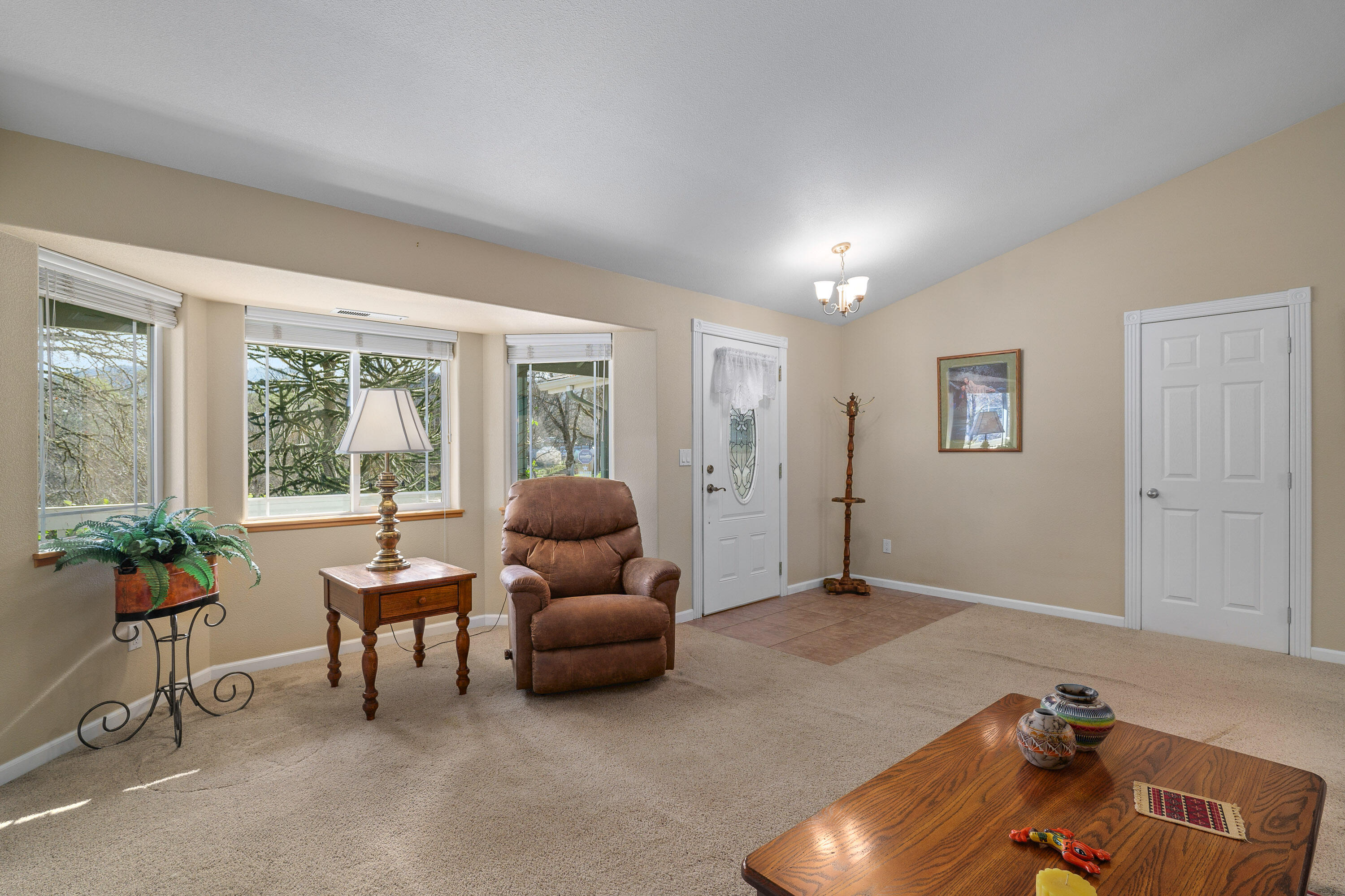 3391 Merlin Road Grants Pass, OR 97526 - Photo 6 of 45 3391MerlinRd-005