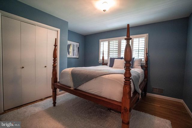 $855,000 | 1312 North Ivanhoe Street, Alexandria, VA 22304