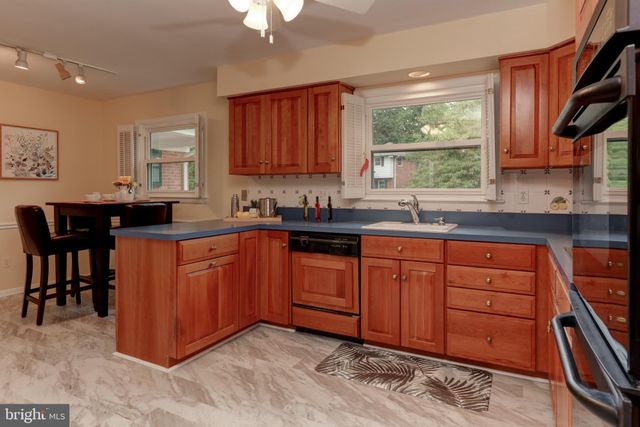 $855,000 | 1312 North Ivanhoe Street, Alexandria, VA 22304