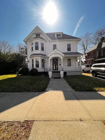 $229,500 | 186 Buckingham Street, Springfield, MA 01109
