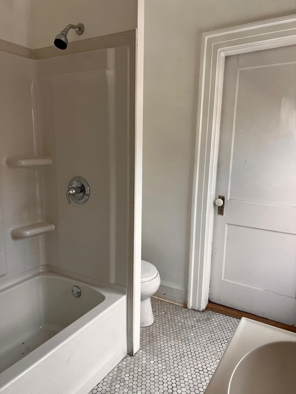 186 Buckingham Street Springfield, MA 01109 - Photo 13 of 33