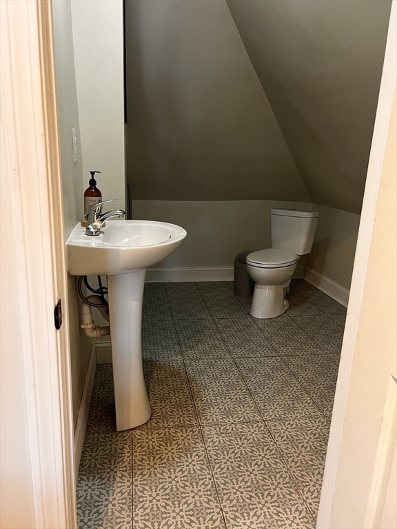 186 Buckingham Street Springfield, MA 01109 - Photo 27 of 33