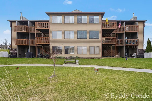 $209,900 | 2945 Byron Center Avenue Southwest, Unit E, Wyoming, MI 49519