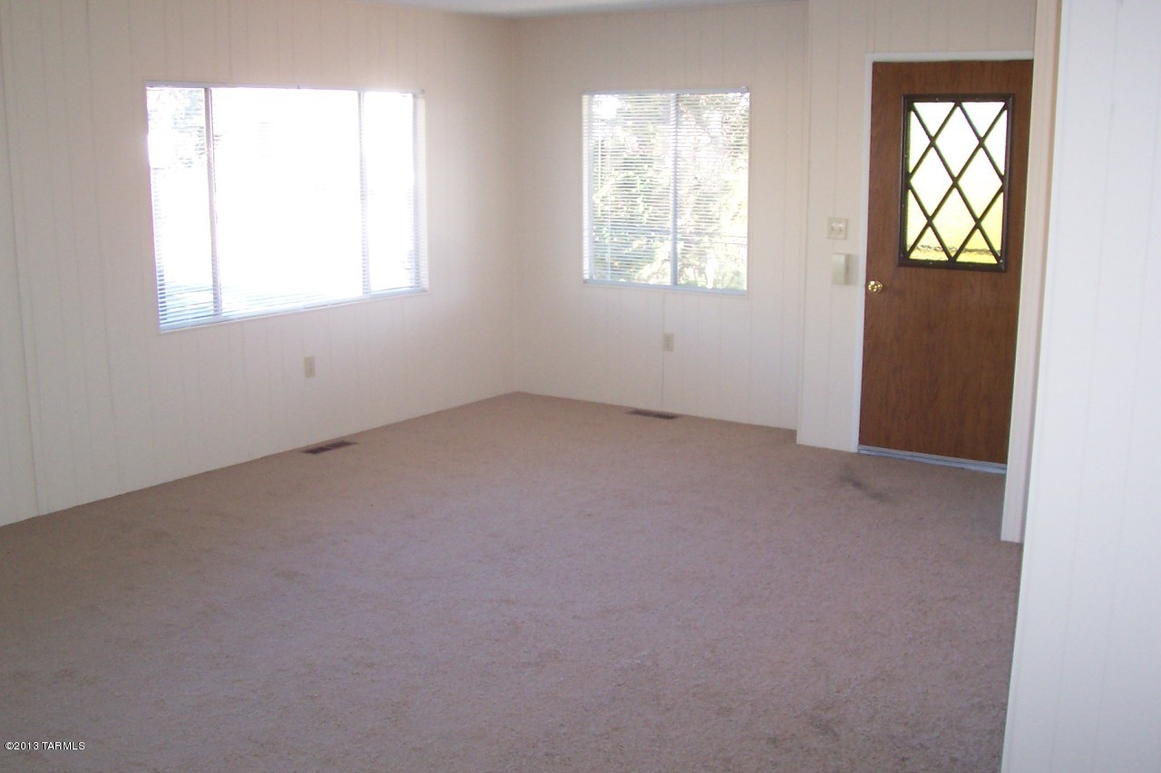 21 West Rosa Drive Green Valley, AZ 85614 - Photo 2 of 13