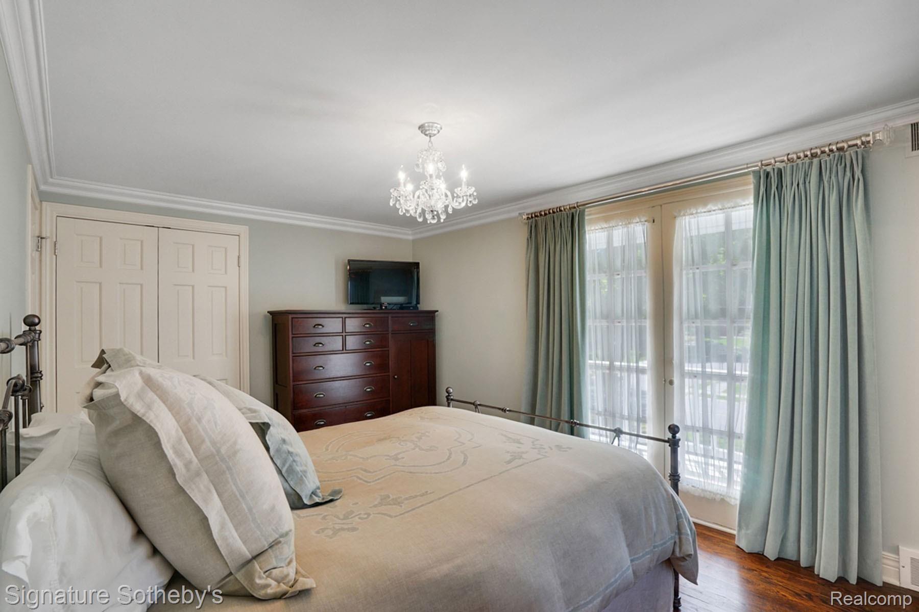732 Covington Road Bloomfield Hills, MI 48301 - Photo 15 of 20 17 dsc02910-dsc02912.jpg