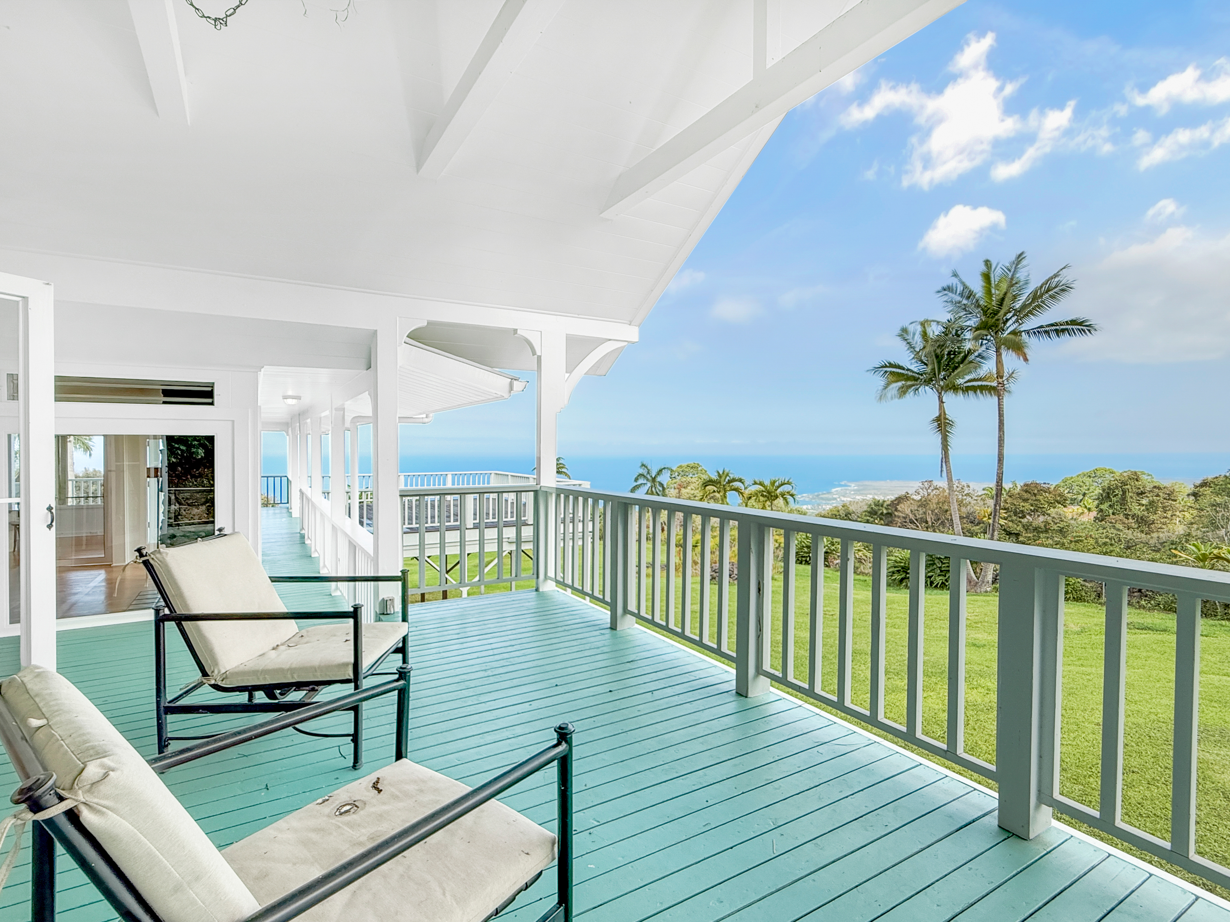 76-5807 Ho'okahi Road, Unit 1 Holualoa, HI 96725 - Photo 17 of 24 a view of balcony with furniture