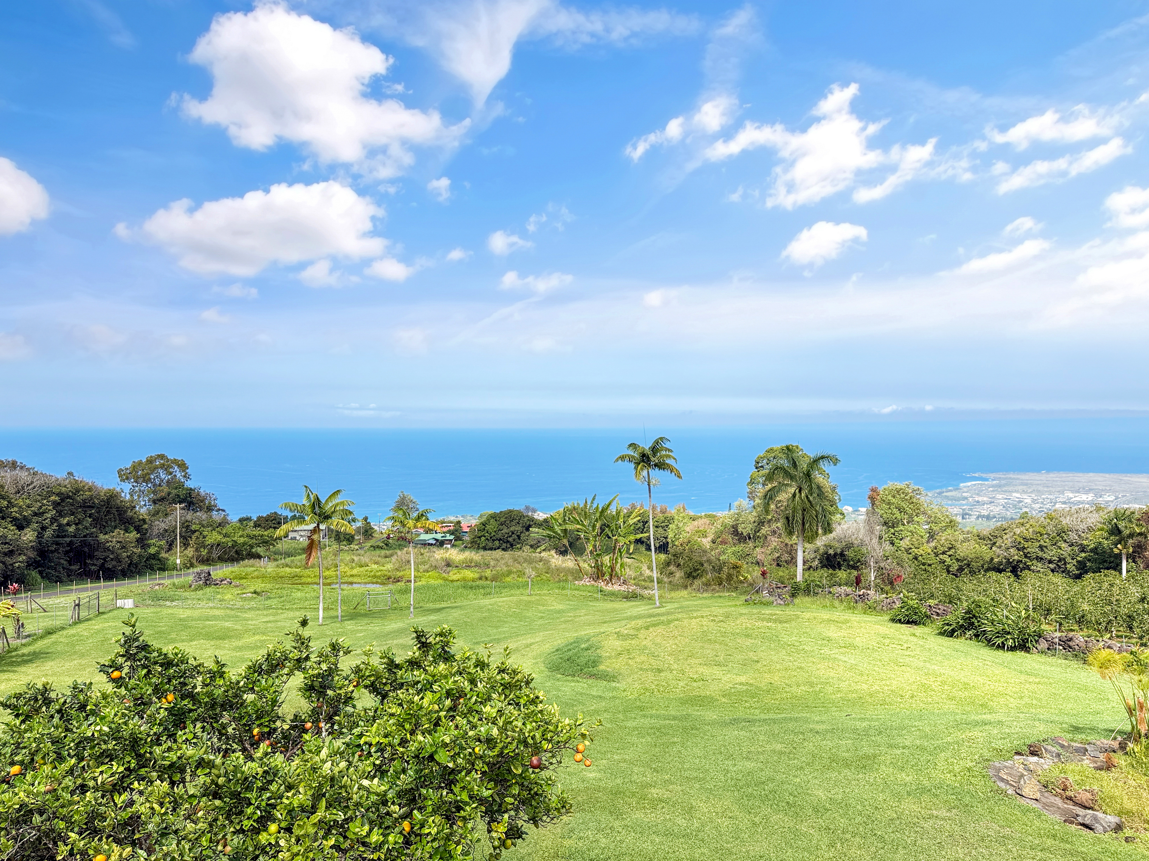 76-5807 Ho'okahi Road, Unit 1 Holualoa, HI 96725 - Photo 19 of 24 a view of a city