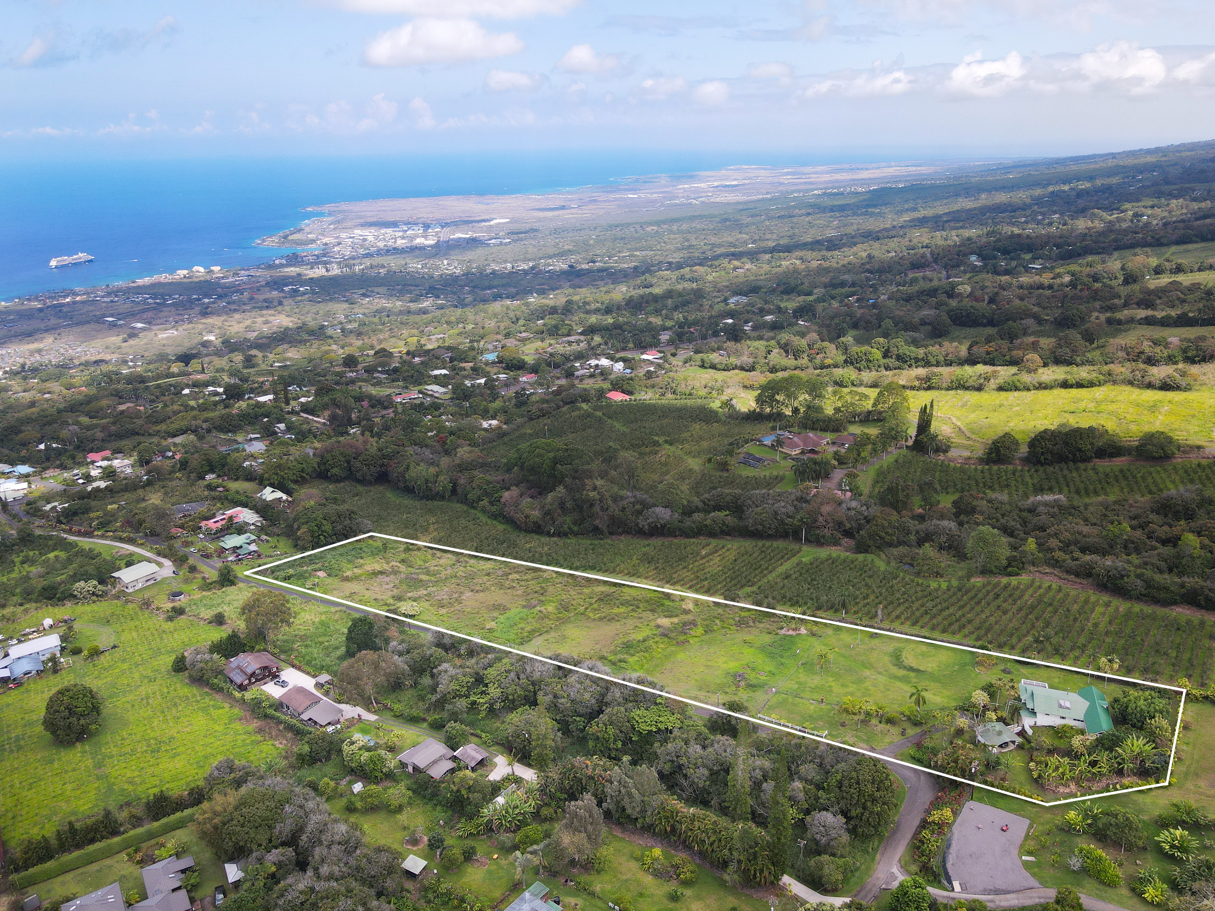 76-5807 Ho'okahi Road, Unit 1 Holualoa, HI 96725 - Photo 24 of 24 a view of a city