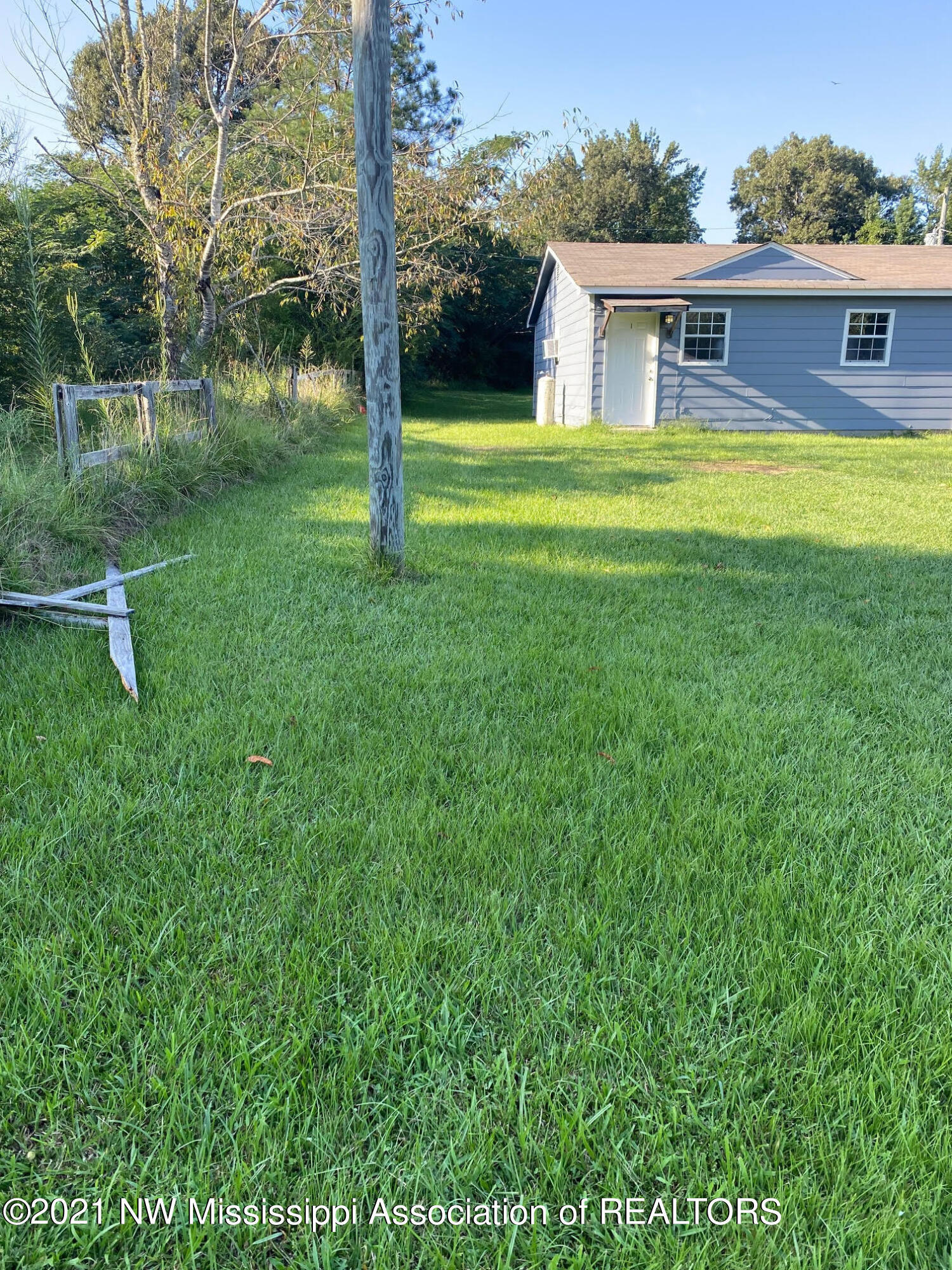 3028 Hoover Road Holly Springs, MS 38635 - Photo 4 of 9 side