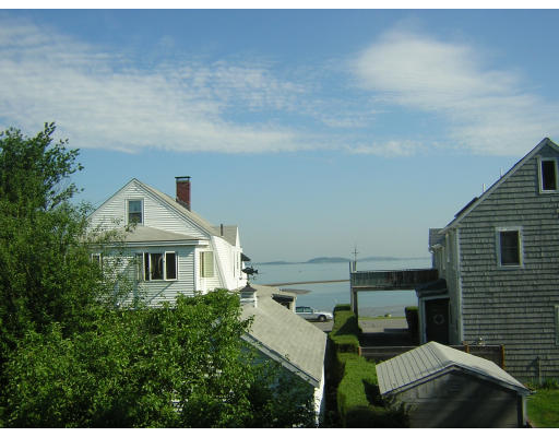 74 Albatross Road Quincy, MA 02169 - Photo 7 of 11 Gallery Image 7