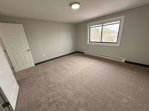 $2,074 | 29 Capron Road, Unit 22, Milford, NH 03055