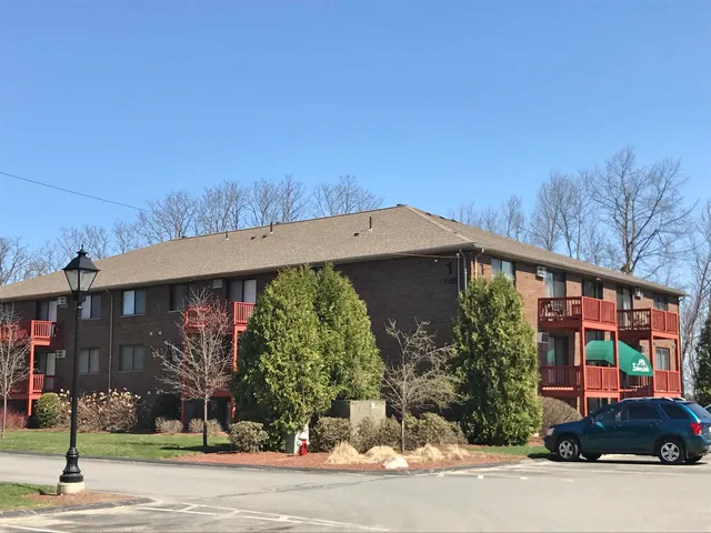 $2,074 | 29 Capron Road, Unit 22, Milford, NH 03055