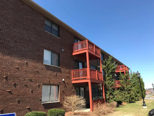 $2,074 | 29 Capron Road, Unit 22, Milford, NH 03055