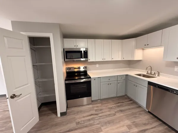$2,074 | 29 Capron Road, Unit 22, Milford, NH 03055