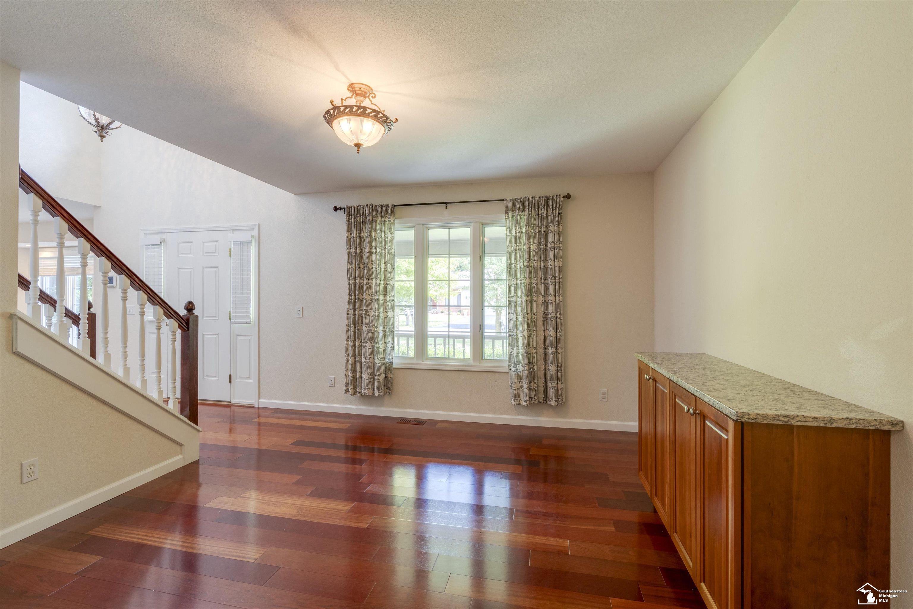 6773 Lockmill Road Temperance, MI 48182 - Photo 4 of 47