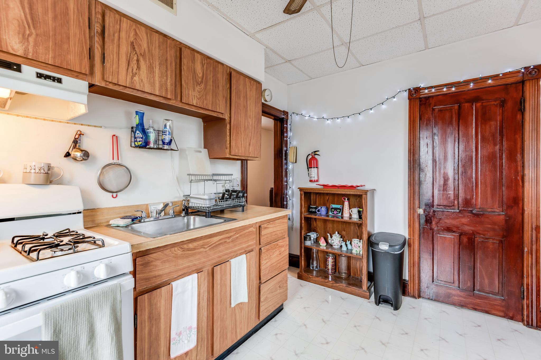 300 New Jersey Avenue Riverside, NJ 08075 - Photo 40 of 52 2nd floor Kitchen (apartment)