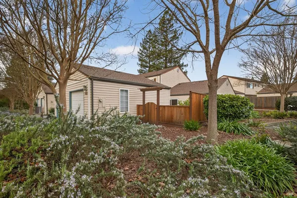 $415,000 | 1600 Yardley Street, Santa Rosa, CA 95403