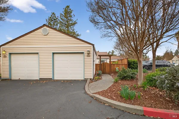 $415,000 | 1600 Yardley Street, Santa Rosa, CA 95403