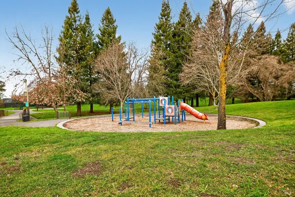 $415,000 | 1600 Yardley Street, Santa Rosa, CA 95403
