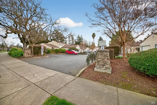 $415,000 | 1600 Yardley Street, Santa Rosa, CA 95403