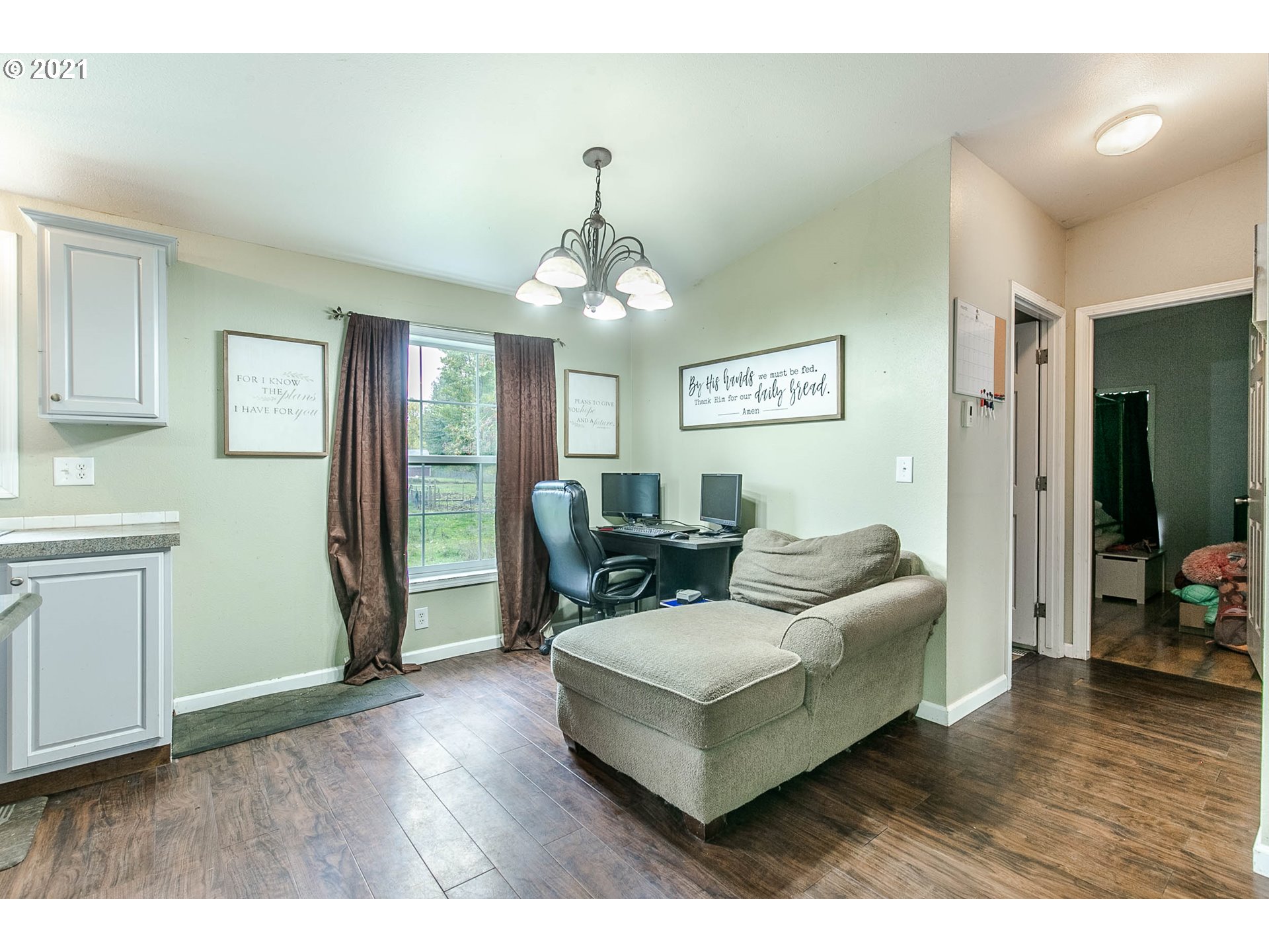38075 Wheeler Road Dexter, OR 97431 - Photo 16 of 32 a living room with furniture and a wooden floor