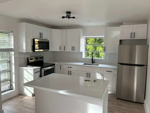 $1,999 | 4725 Northwest 7th Street, Unit 3053, Miami, FL 33126