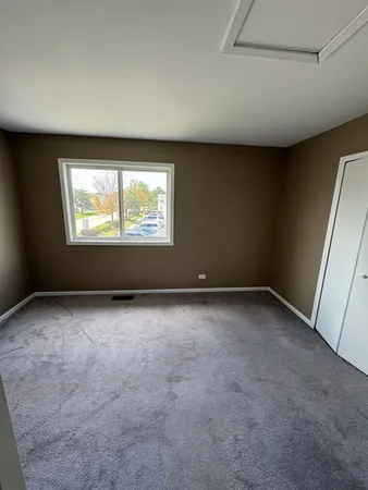 $1,800 | 420 Meadow Green Lane, Unit 420, Round Lake Beach, IL 60073