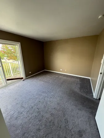 $1,800 | 420 Meadow Green Lane, Unit 420, Round Lake Beach, IL 60073