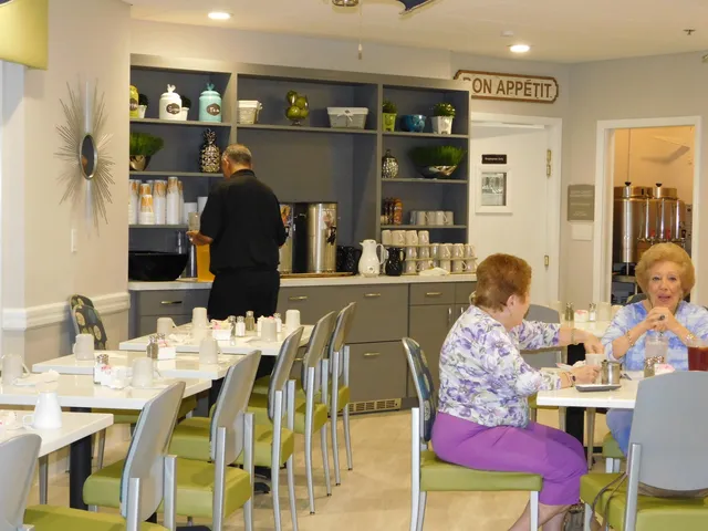 $255,000 | 5195 Europa Drive, Unit L, Boynton Beach, FL 33437