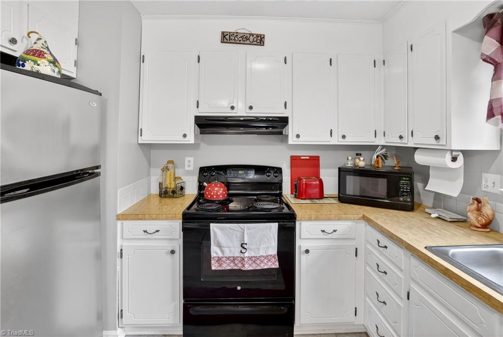 3125 Rockingham Road High Point, NC 27265 - Photo 11 of 28