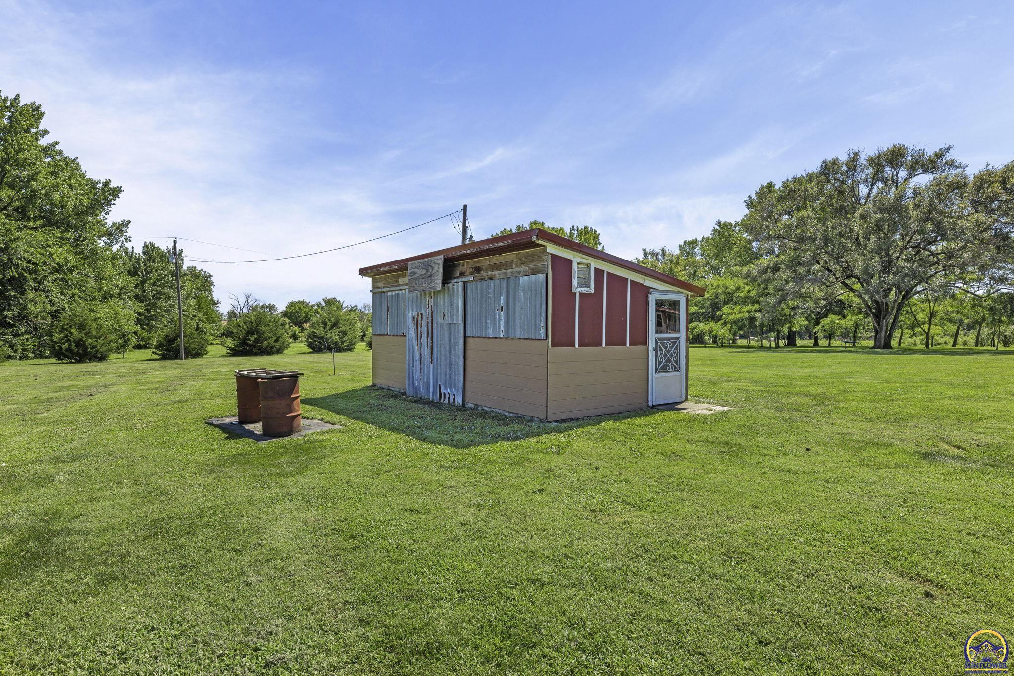5466 Clark Road Meriden, KS 66512 - Photo 43 of 72 Dog/Chicken/Brooder 24 X 12