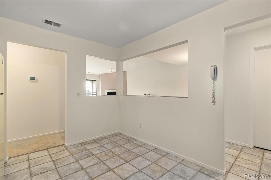 30414 Orchard Lake Road, Unit 25 Farmington Hills, MI 48334 - Photo 7 of 25