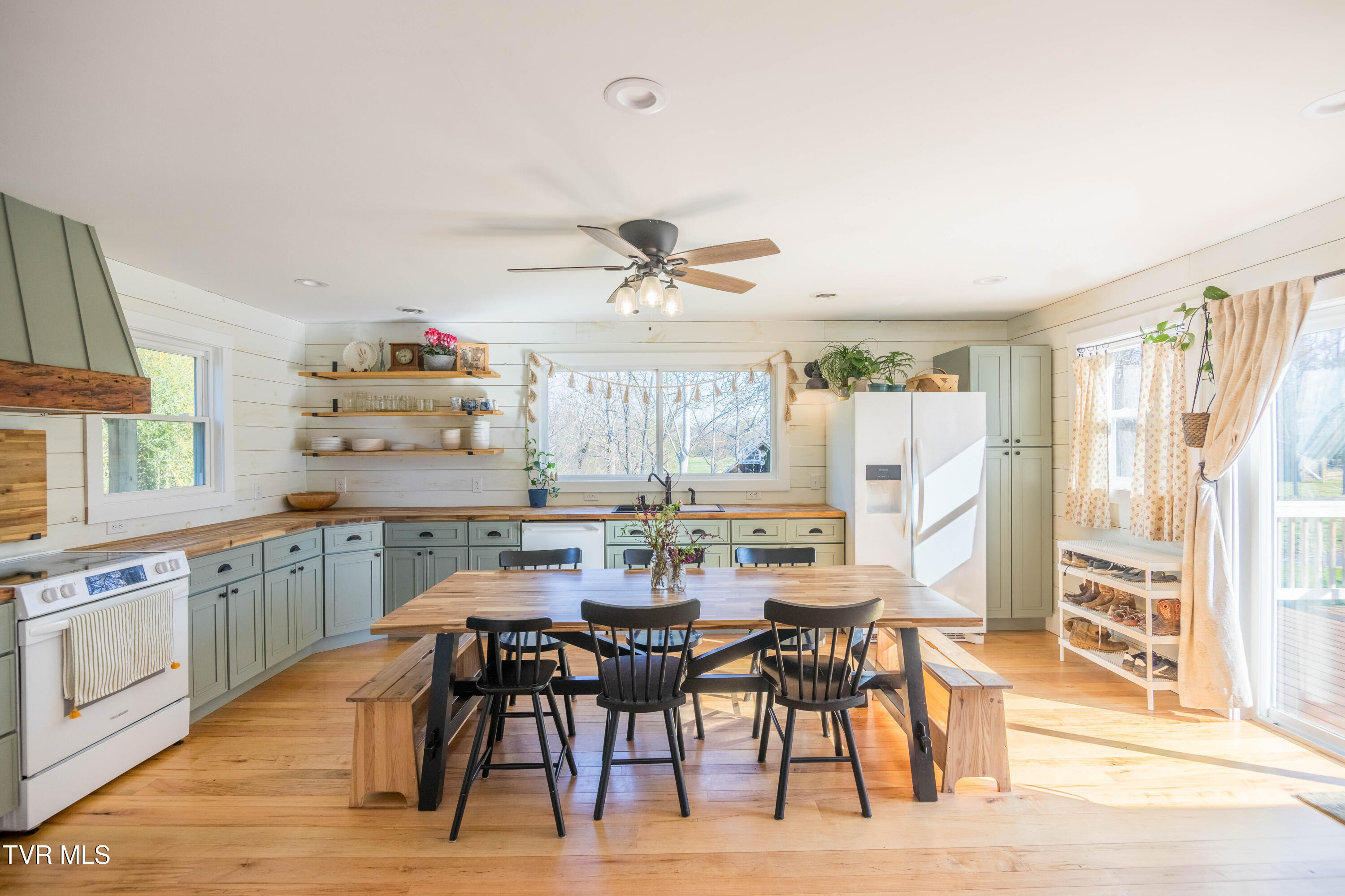 815 South Water Fork Road Greeneville, TN 37743 - Photo 21 of 38 087A9741-HDR