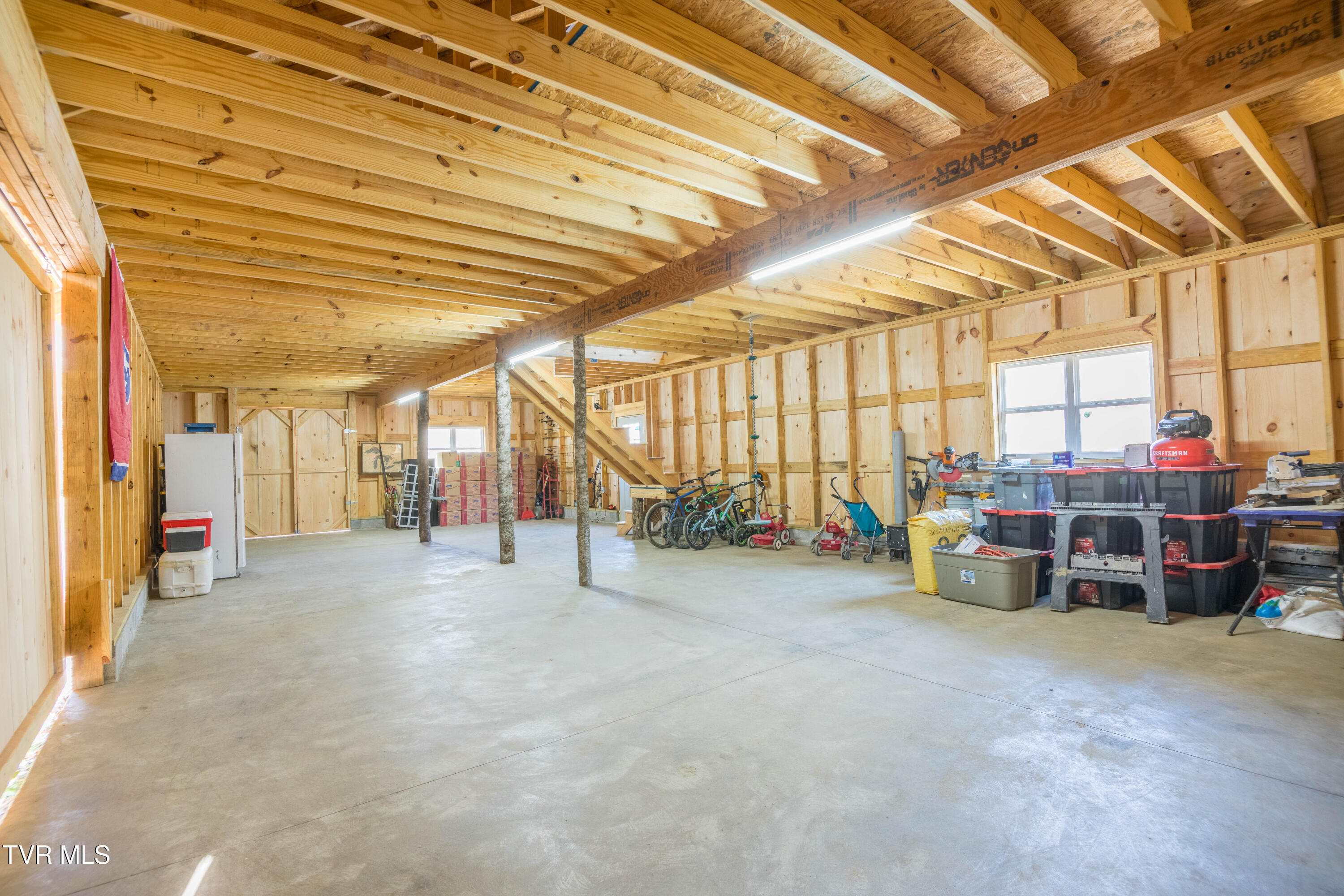 815 South Water Fork Road Greeneville, TN 37743 - Photo 28 of 38 087A9770-HDR
