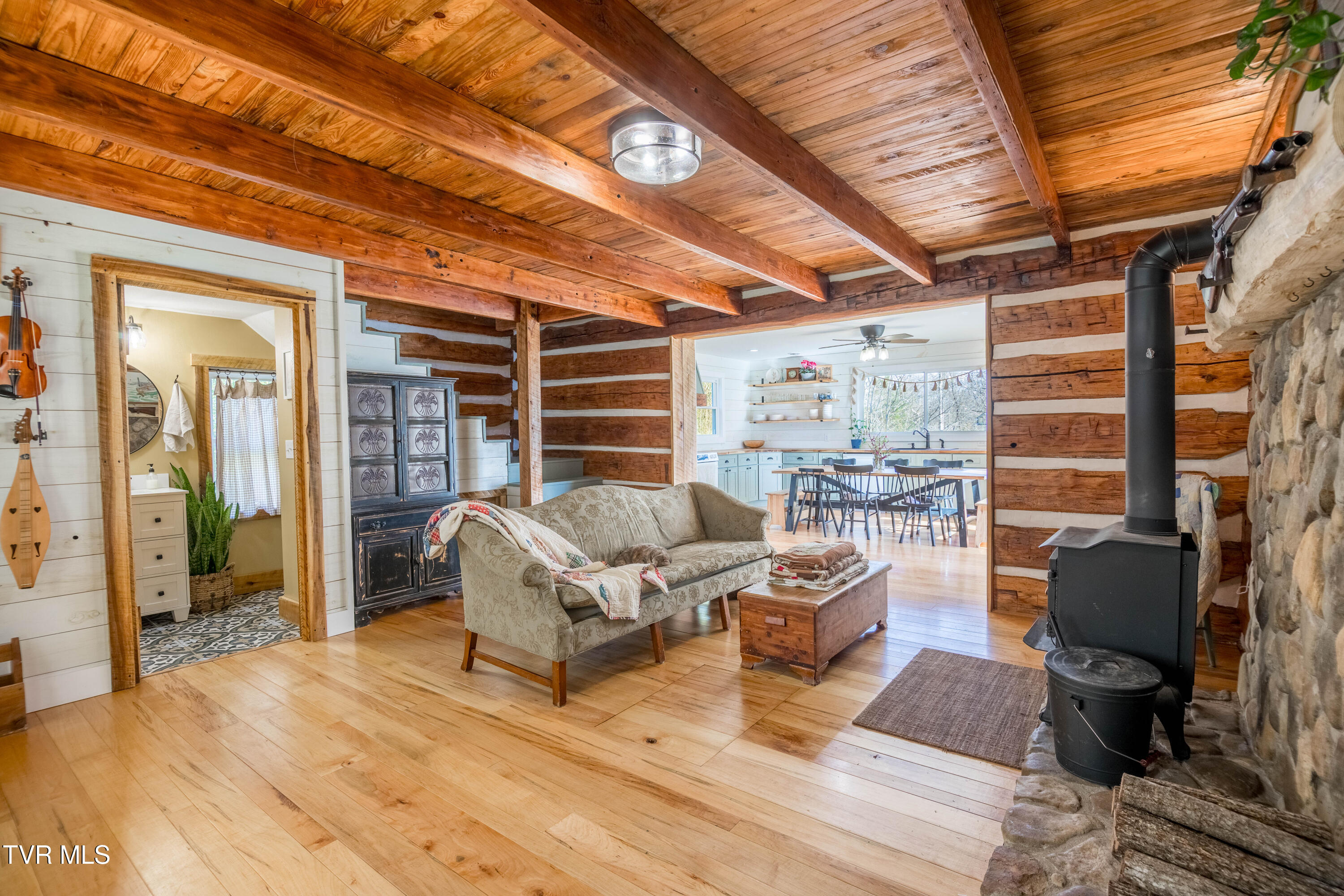 815 South Water Fork Road Greeneville, TN 37743 - Photo 4 of 38 087A9672-HDR