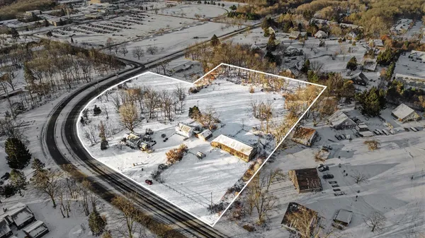 $725,000 | 5940 South 9th Street, Kalamazoo, MI 49009