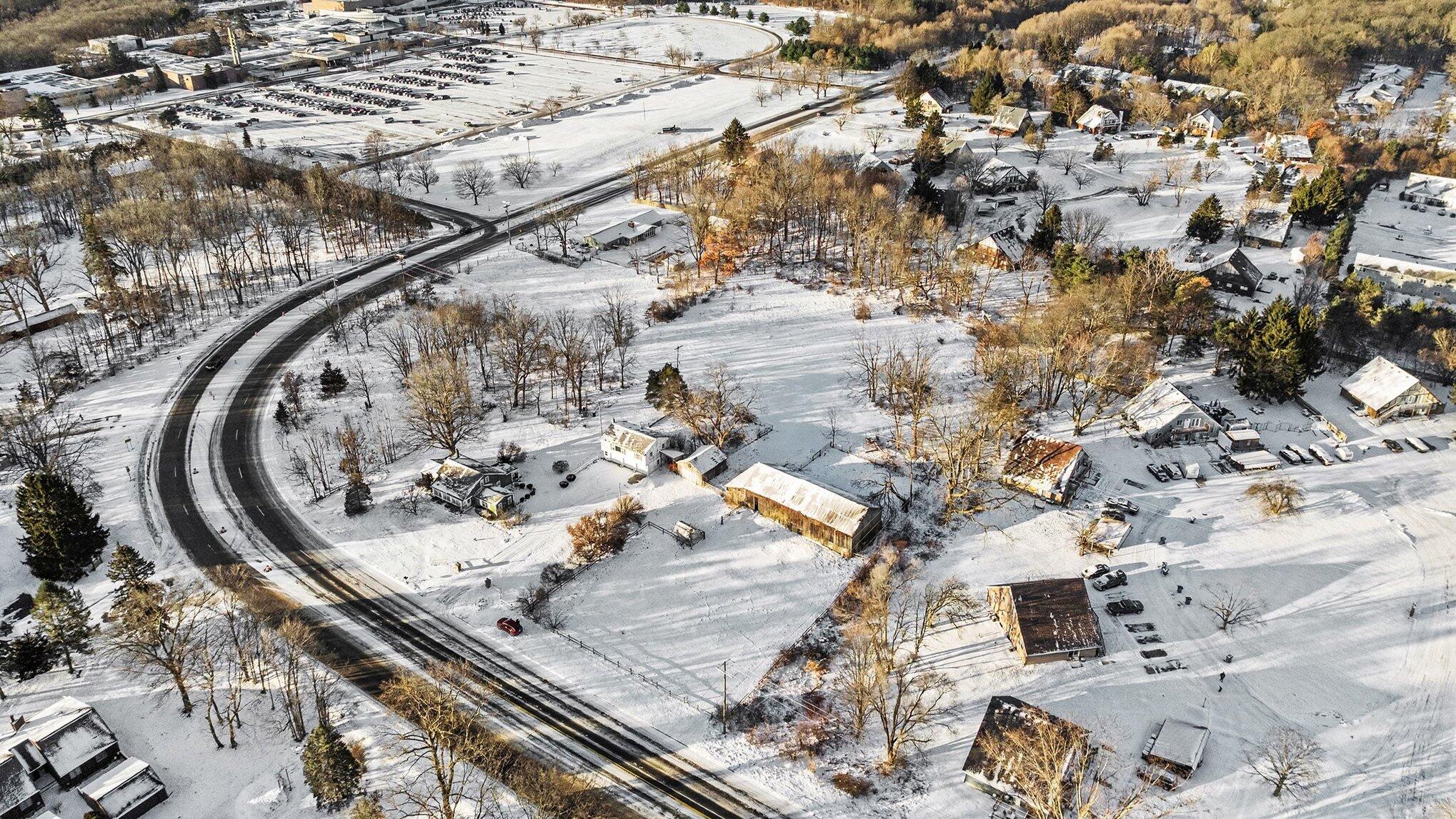 5940 South 9th Street Kalamazoo, MI 49009 - Photo 2 of 25 022_file_9347