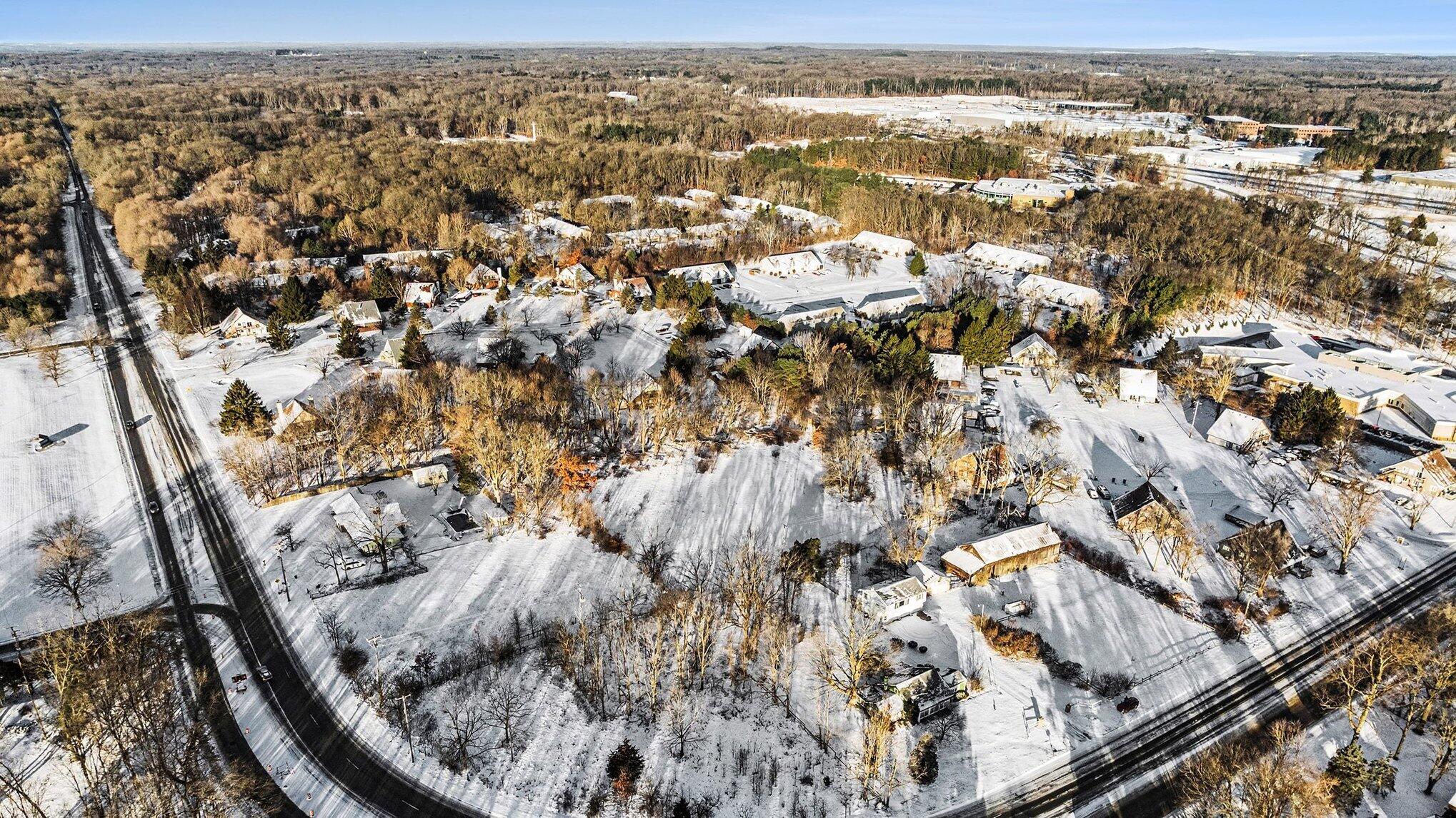 5940 South 9th Street Kalamazoo, MI 49009 - Photo 3 of 25 023_file_2647