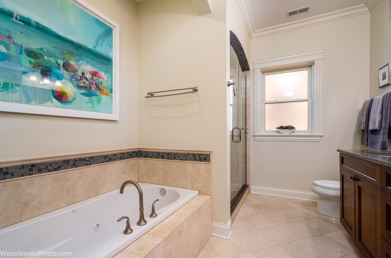 106 South Sangamon Street, Unit 2N Chicago, IL 60607 - Photo 14 of 27 a bathroom with a bathtub and a toilet