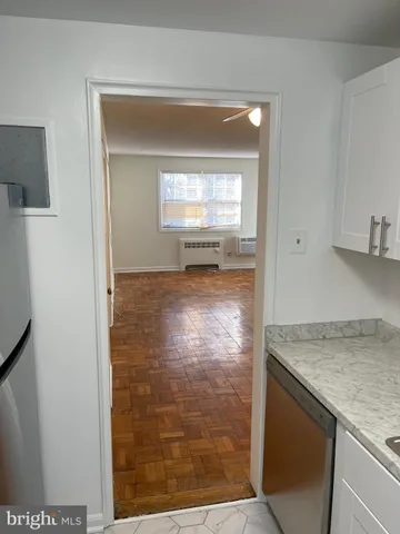 a view of empty room with window