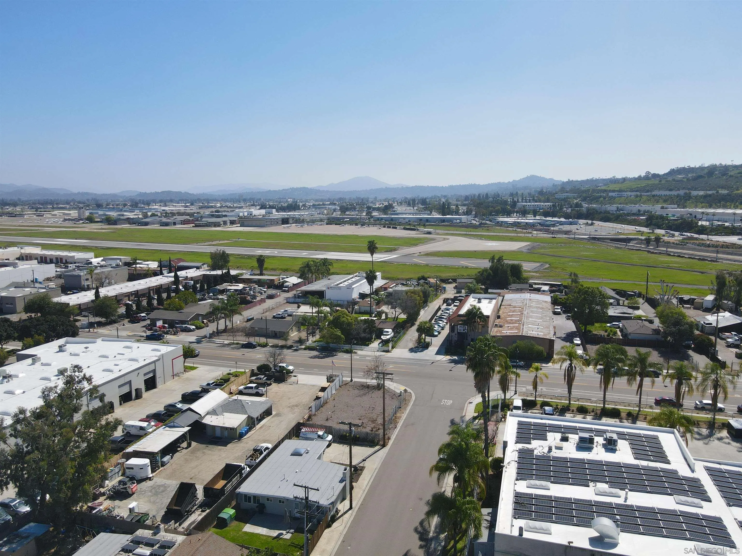 8619 Hacienda Road Santee, CA 92071 - Photo 5 of 39