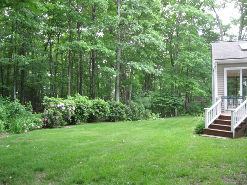 18 Autumn Road Medway, MA 02053 - Photo 3 of 22 Gallery Image 3
