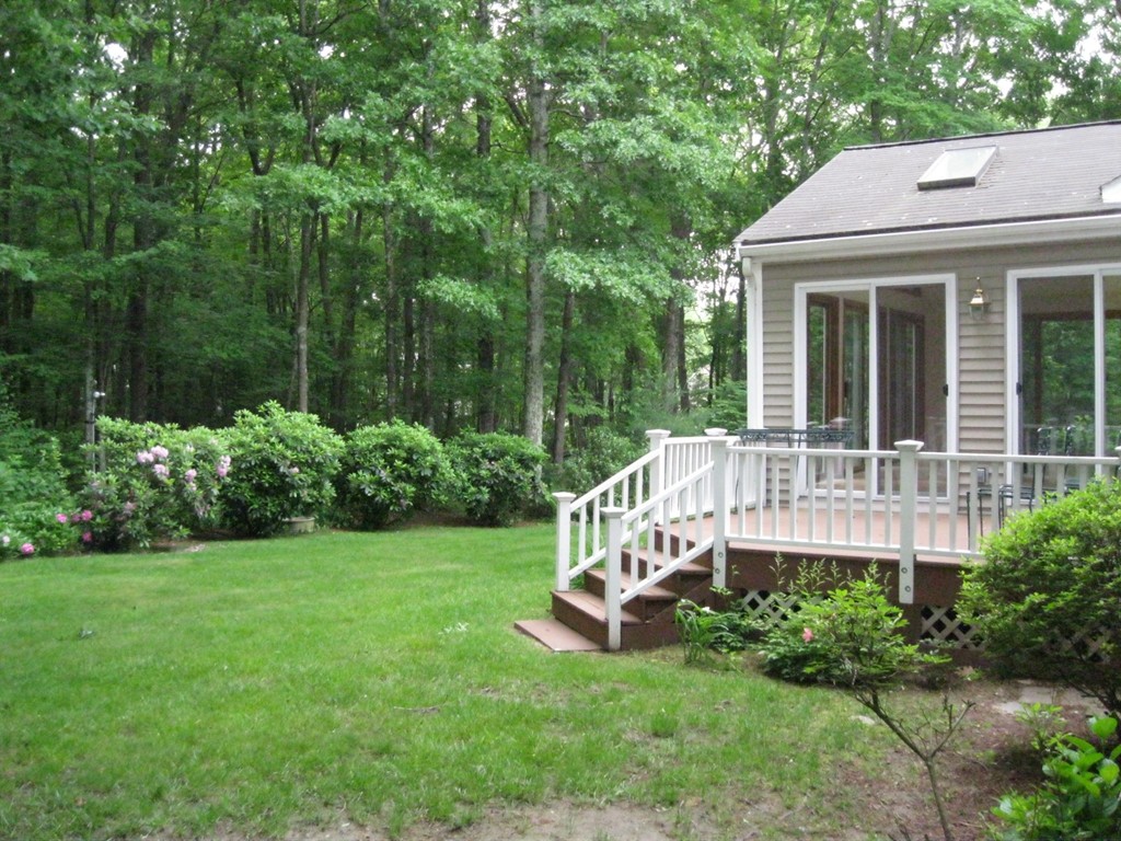 18 Autumn Road Medway, MA 02053 - Photo 4 of 22 Gallery Image 4