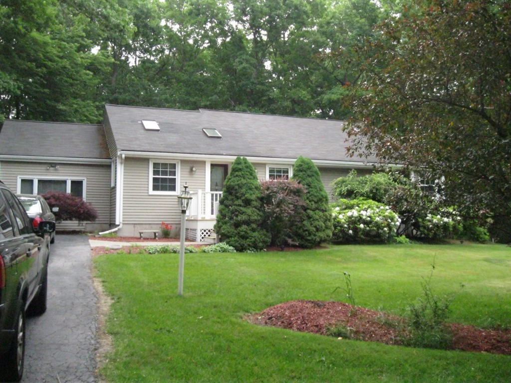 18 Autumn Road Medway, MA 02053 - Photo 5 of 22 Gallery Image 5