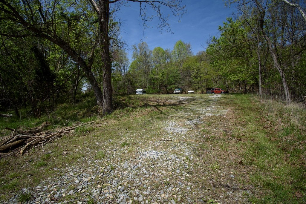 4242 Paradise Road Hiwassee, VA 24347 - Photo 54 of 74 Gallery Image 54
