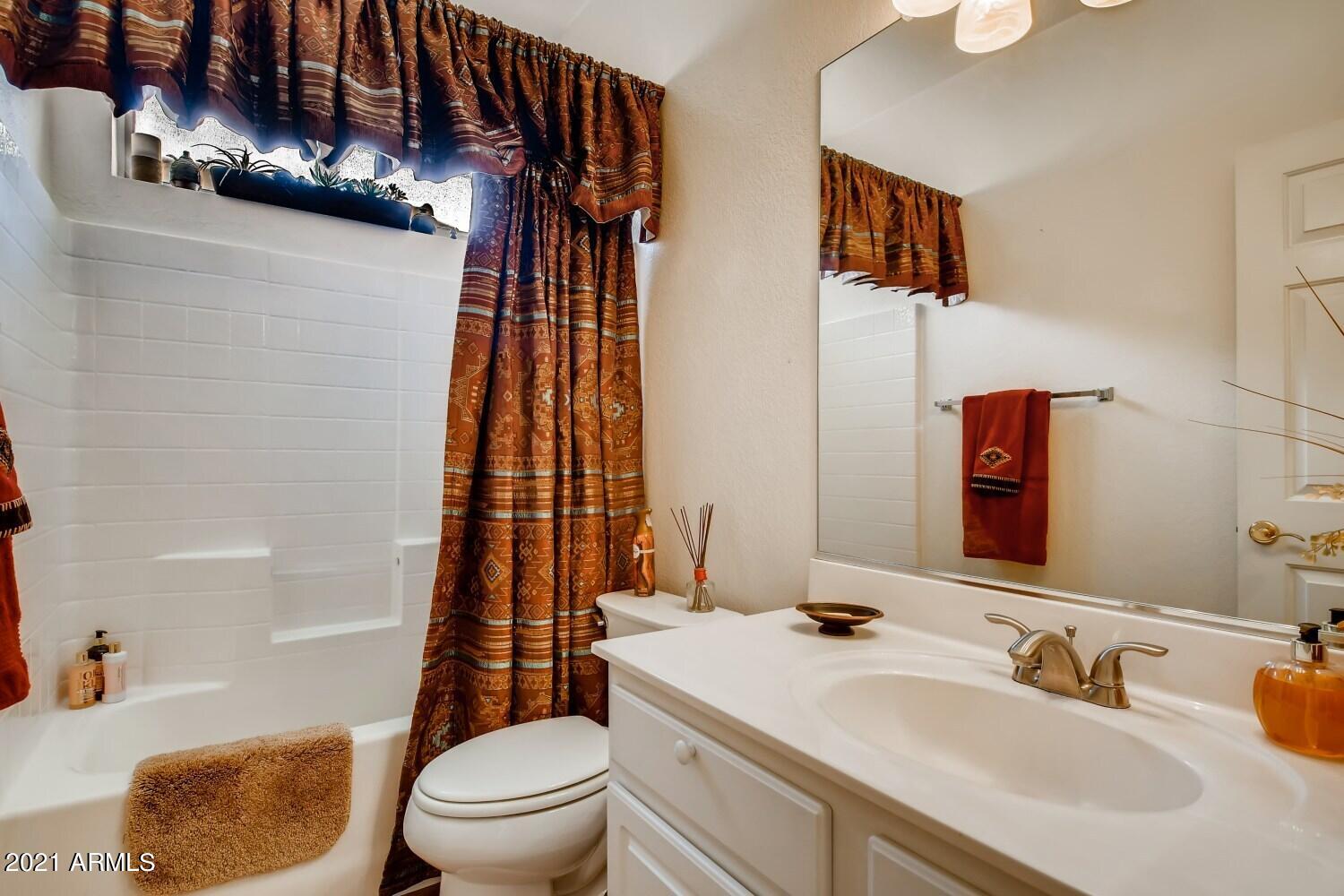 4349 East Walnut Road Gilbert, AZ 85298 - Photo 20 of 28 Guest bathroom