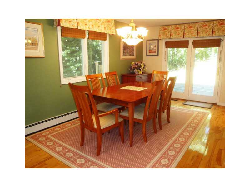 33 Rockridge Road Westerly, RI 02891 - Photo 3 of 25 Dining Room.