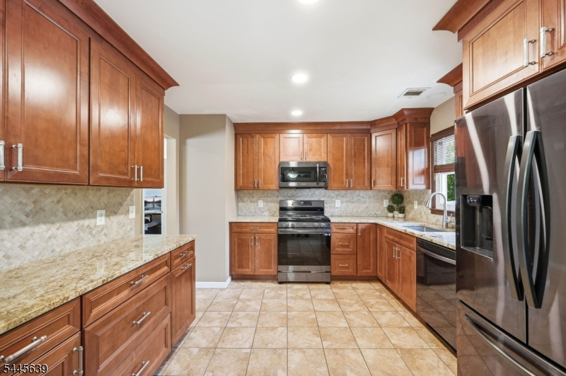 3 Seneca Trail Oak Ridge, NJ 07438 - Photo 8 of 20